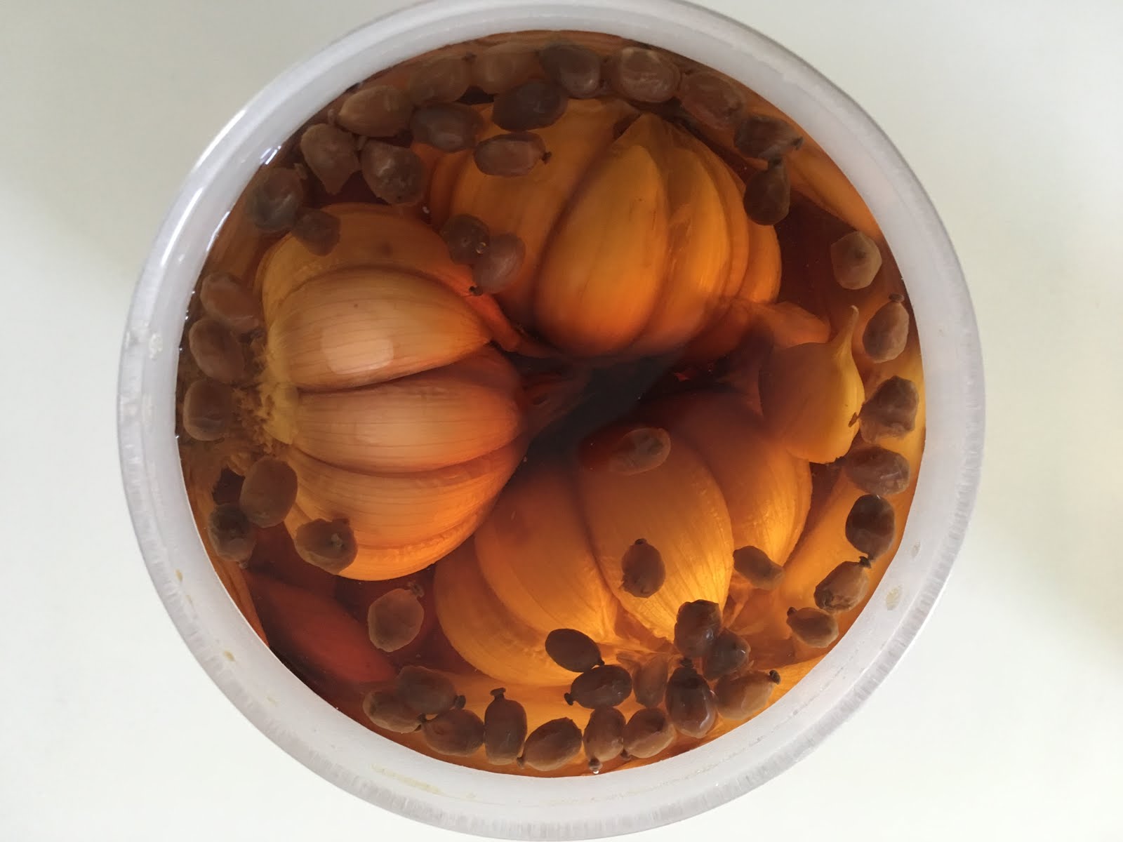 Sir torshi – marynowany czosnek