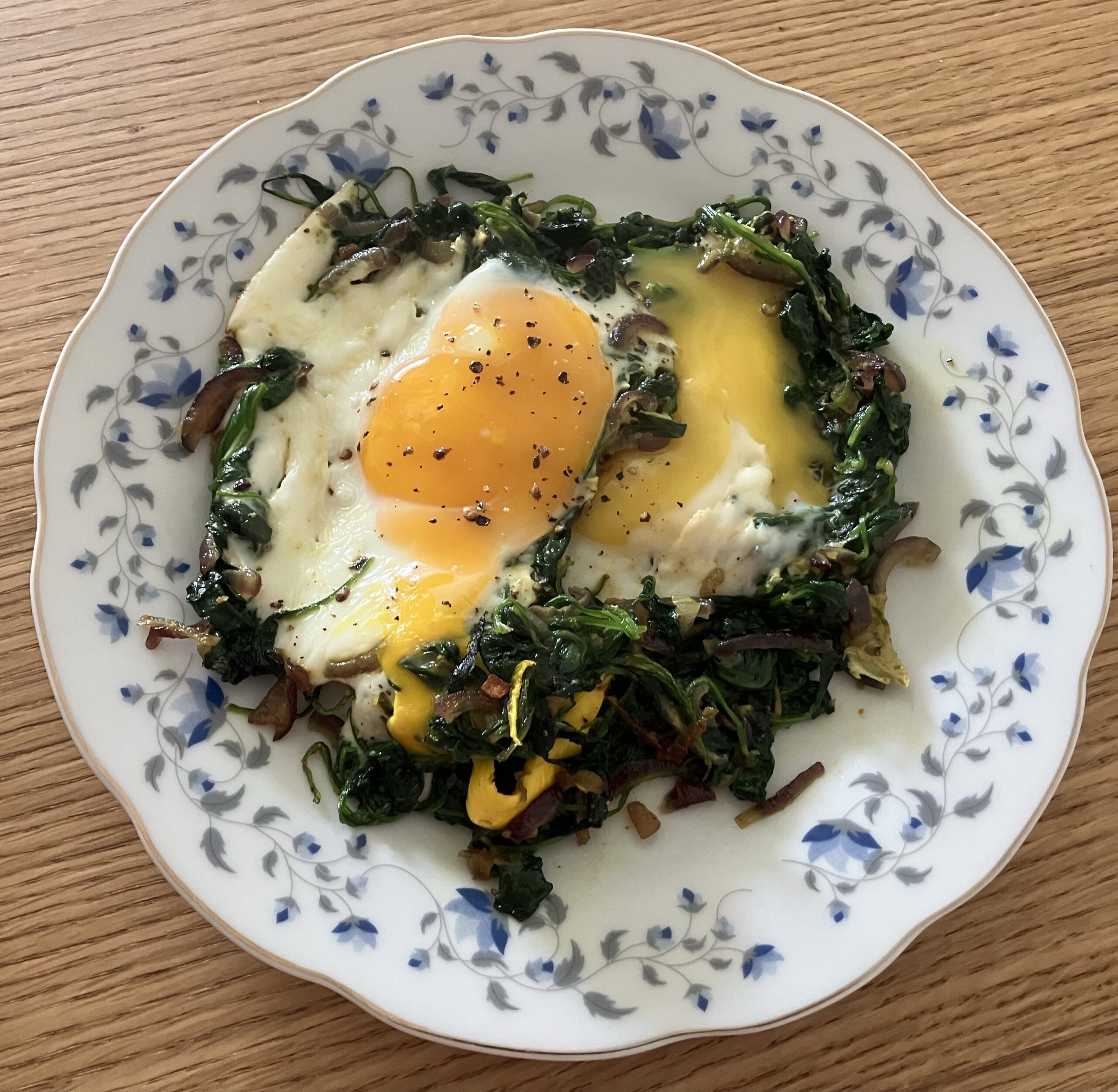 Nargesi – smażony szpinak z jajkami
