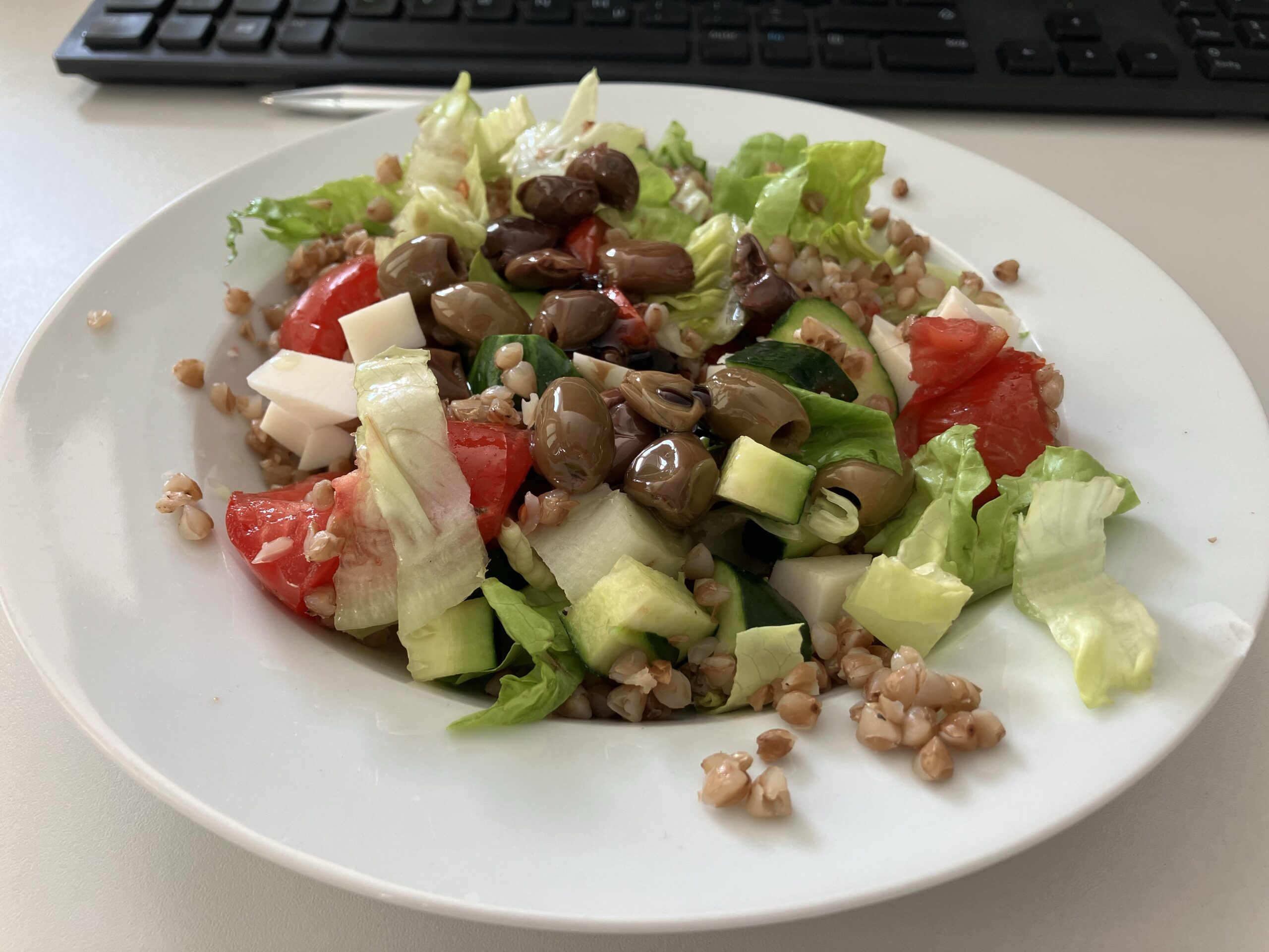 Sałatka nr. 1 z kaszą gryczaną