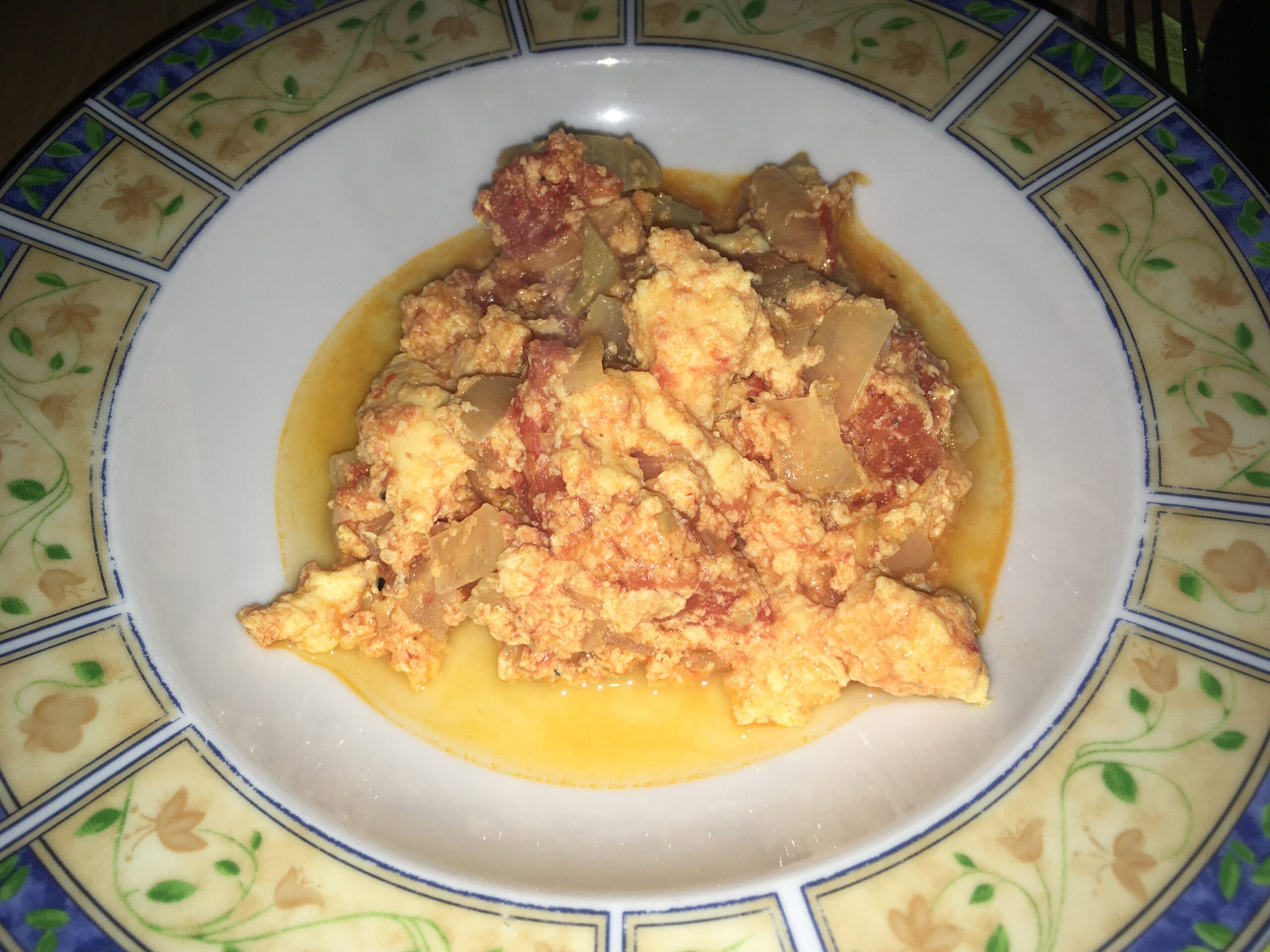 Pamador cheqertemeh – jajecznica z pomidorami